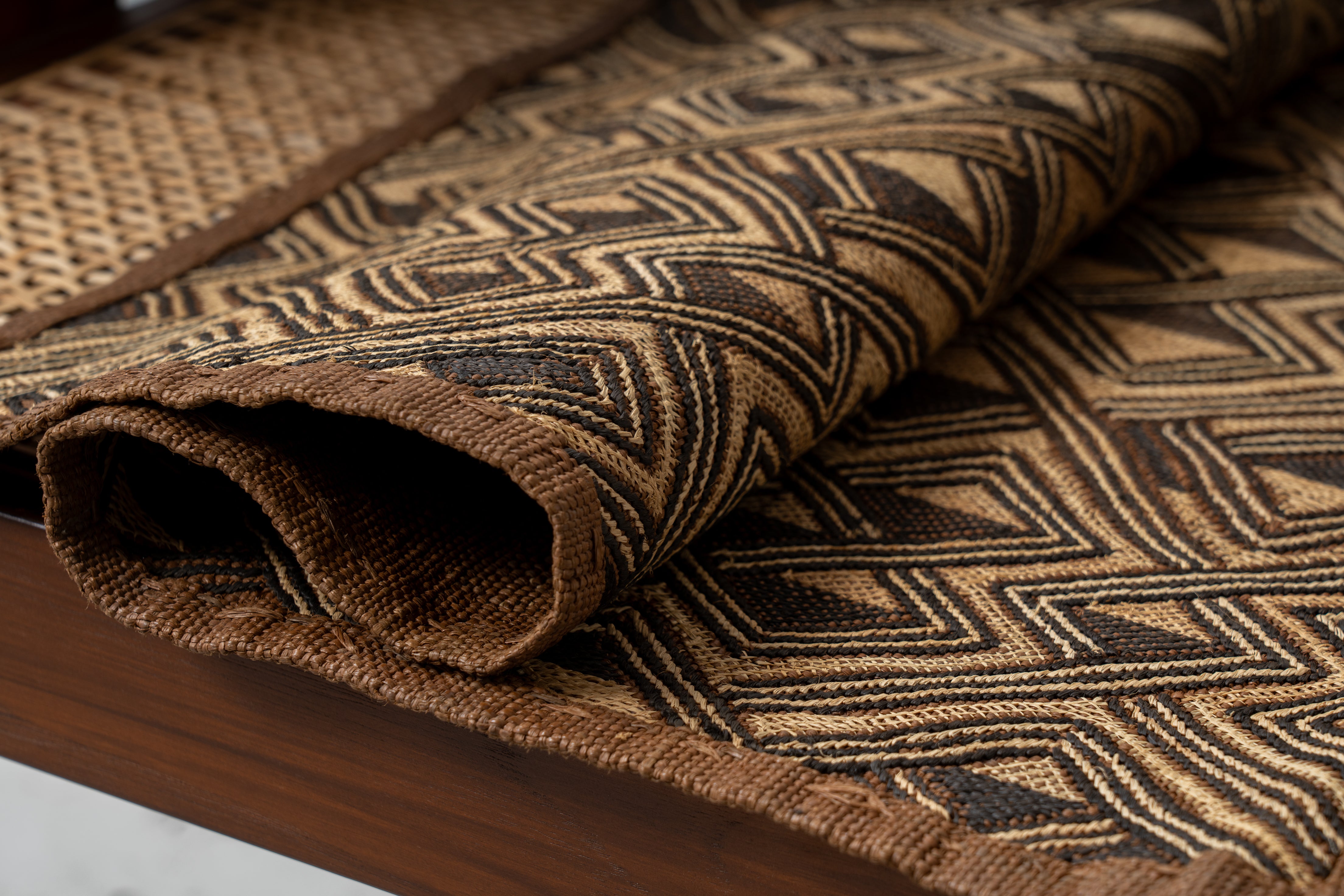 クバ布 クバクロスKUBA TAXTILES クバ王国伝統のクバクロス-KUBA TEXTILES】クバ布-草ビロード