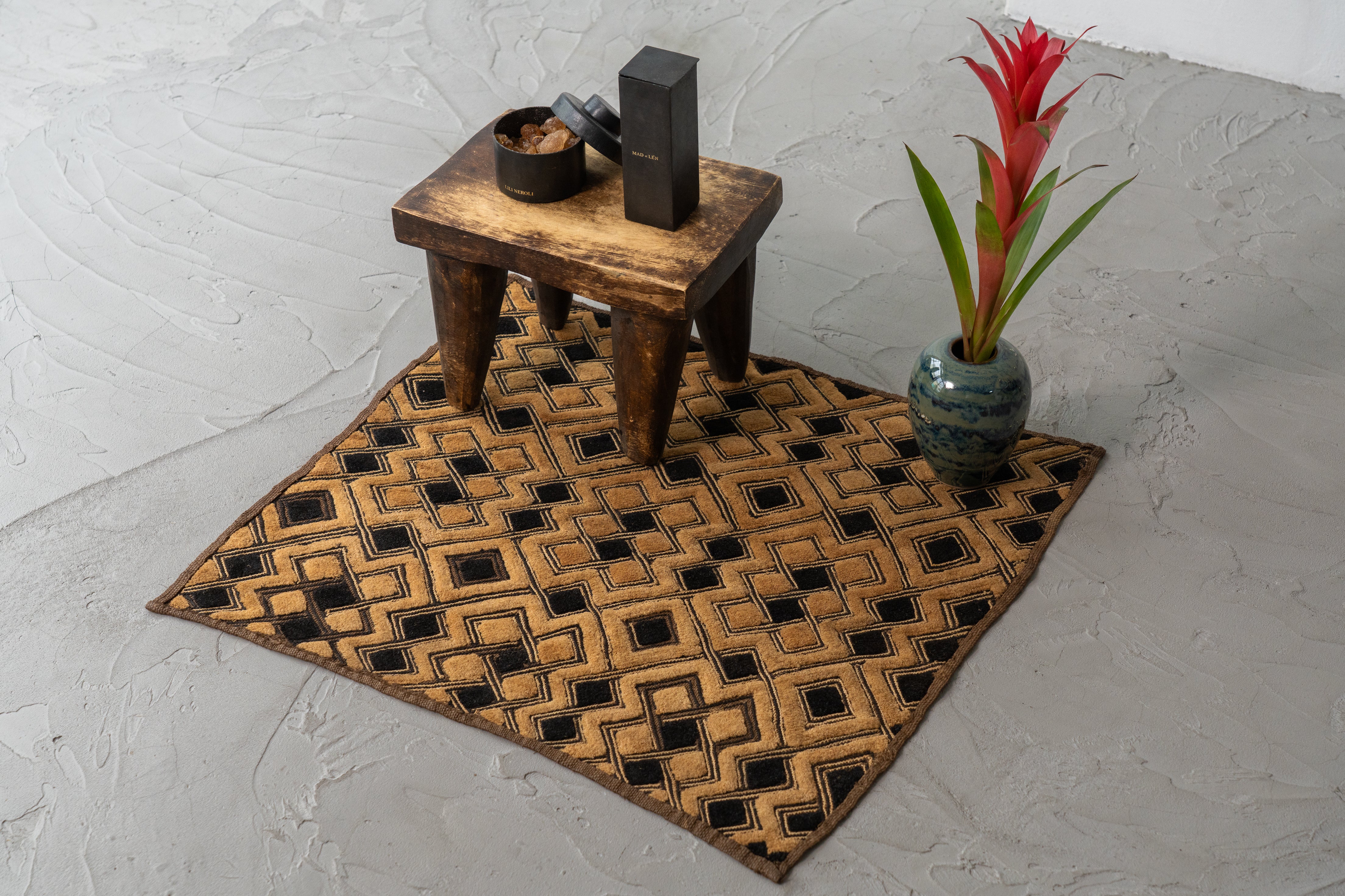 クバ布クバクロス　アフリカビンテージミッドセンチュリー ハンドメイド　ラグ クバ布クバクロス アフリカビンテージミッドセンチュリー