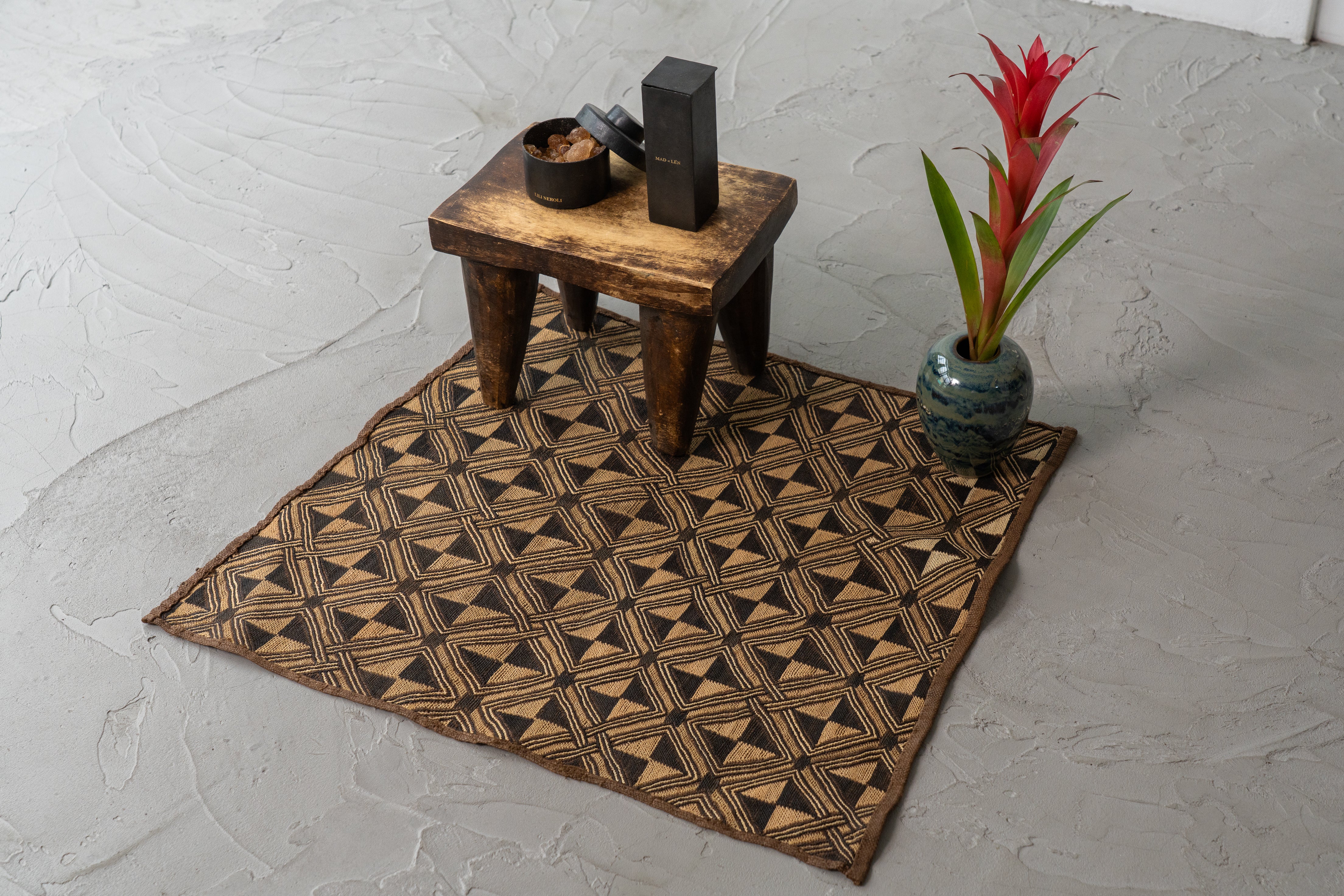 クバ王国伝統のクバクロス-KUBA TEXTILES】クバ布-草ビロード