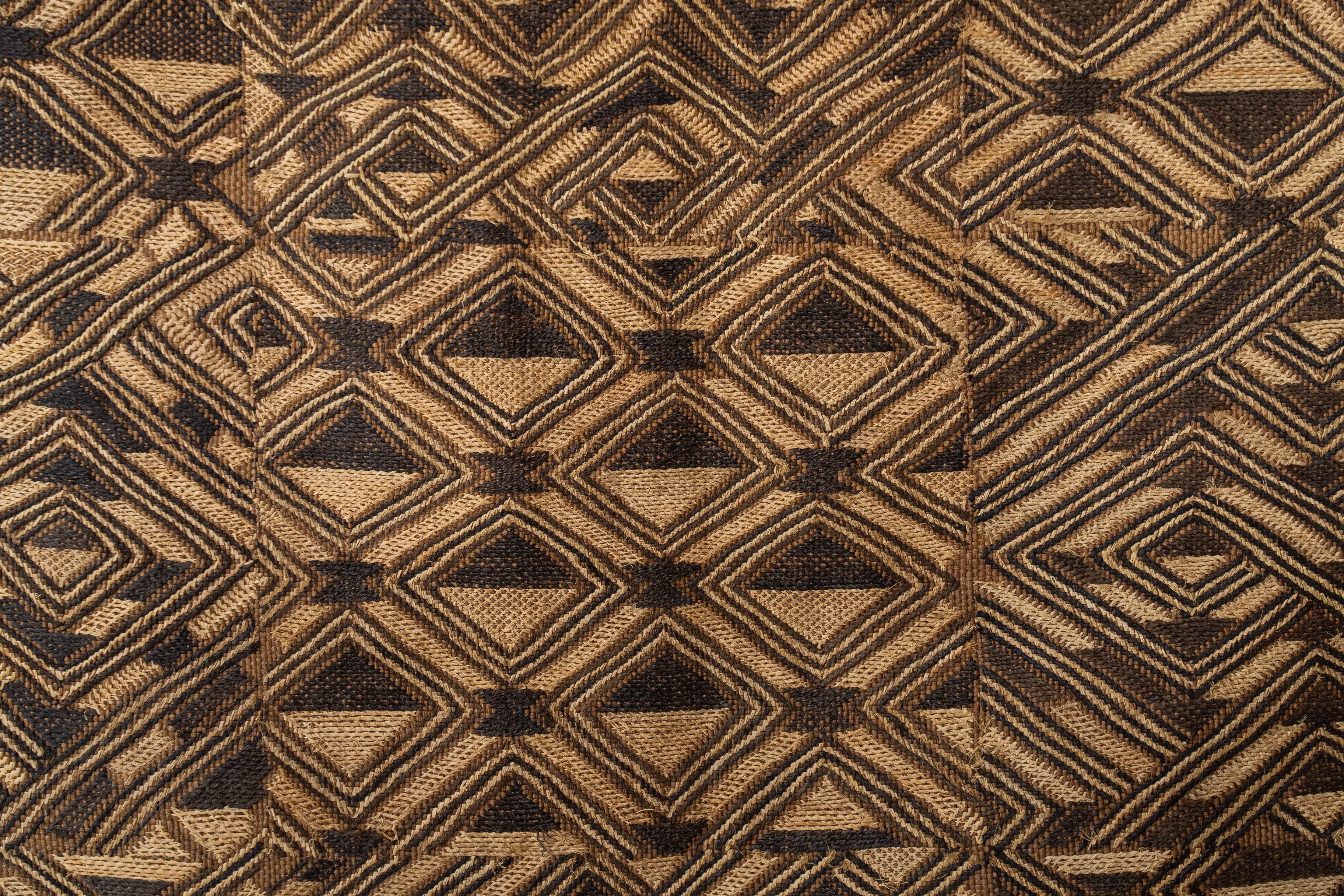 クバ王国伝統のクバクロス-KUBA TEXTILES】クバ布-草ビロード