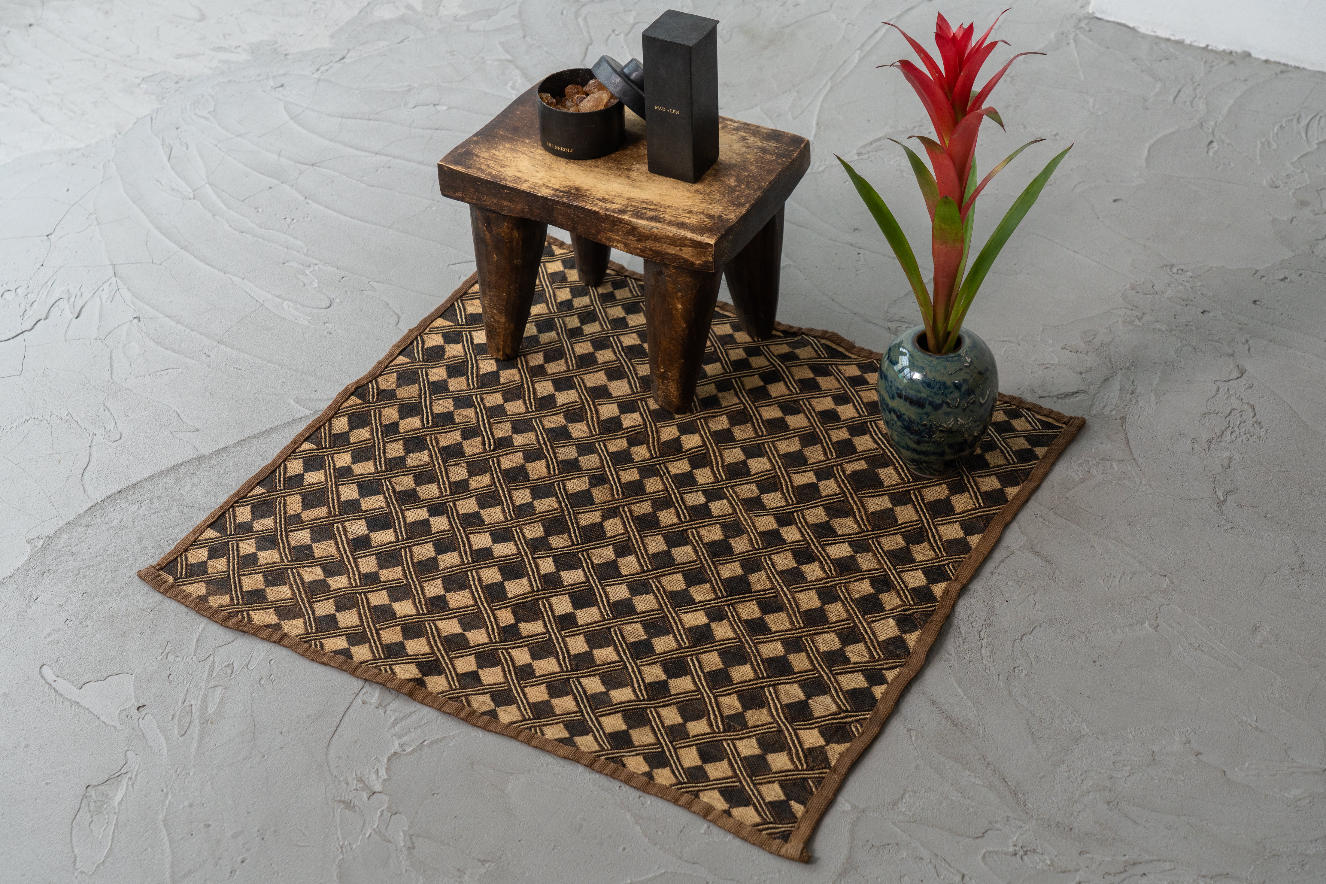 クバ王国伝統のクバクロス-KUBA TEXTILES】クバ布-草ビロード