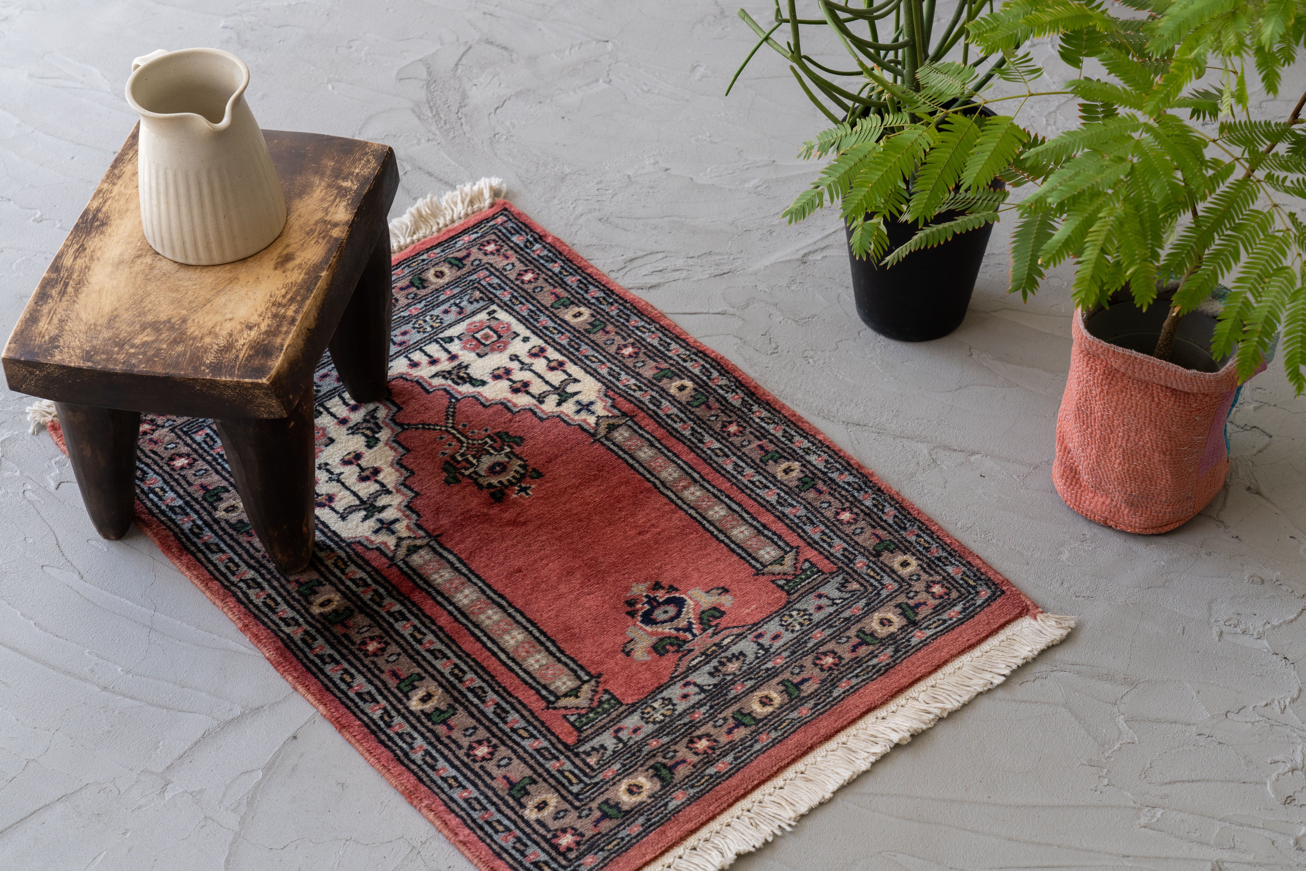 パキスタン産 1990年代 手織り絨毯】パキスタンラグ-ヴィンテージラグ