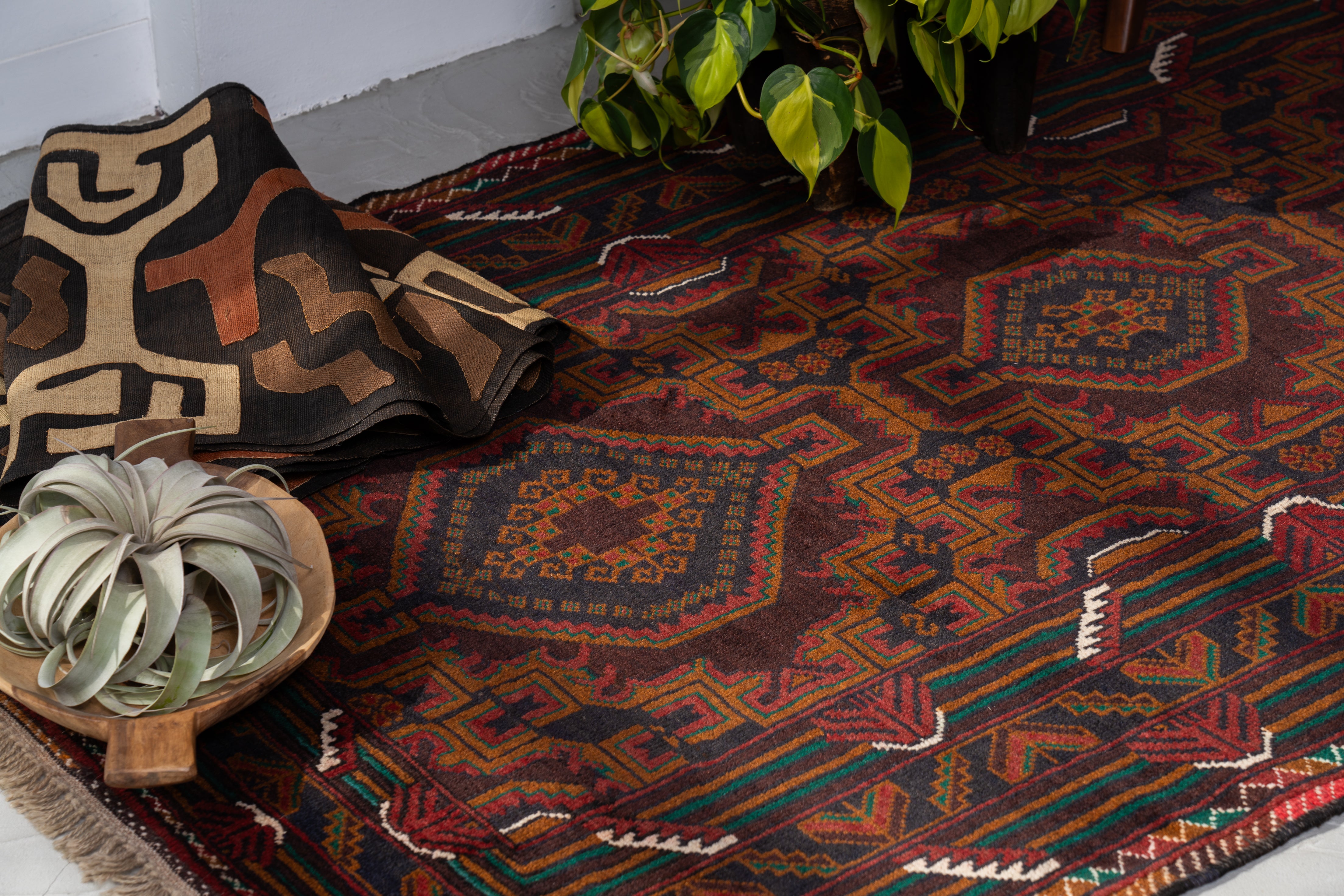 アフガニスタン産 1990年代 手織り絨毯】トライバルラグ-ヴィンテージ