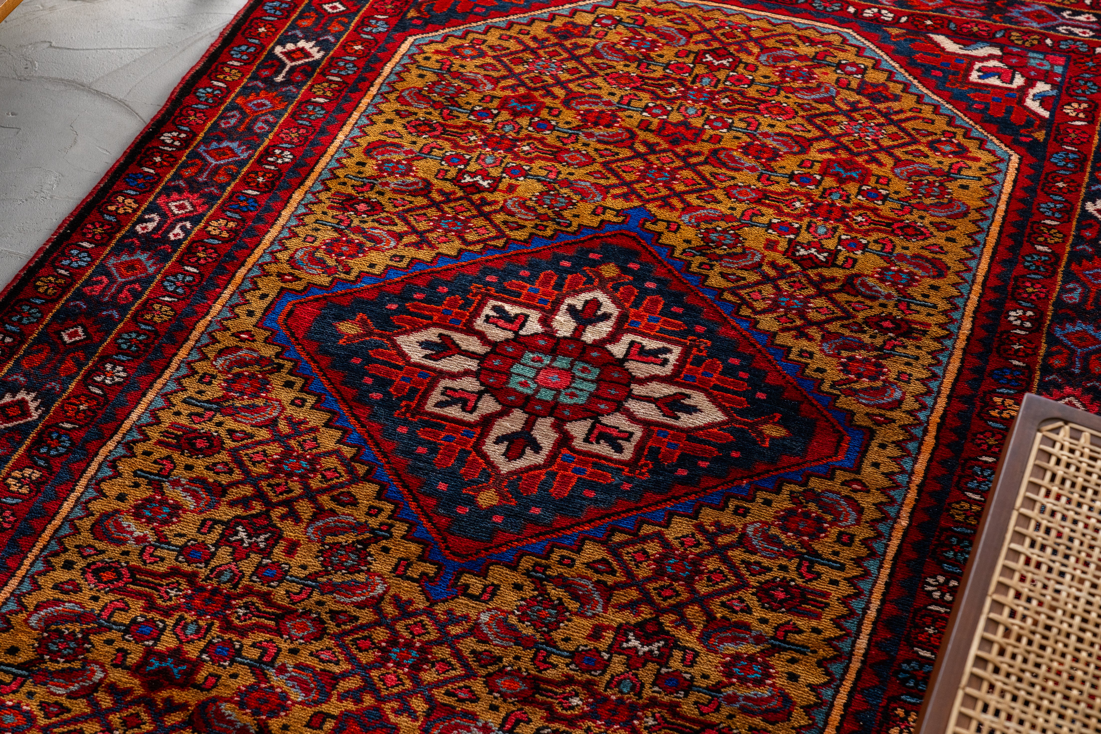 イラン産 1980年代 トライバルラグ】ペルシャ絨毯-手織り絨毯