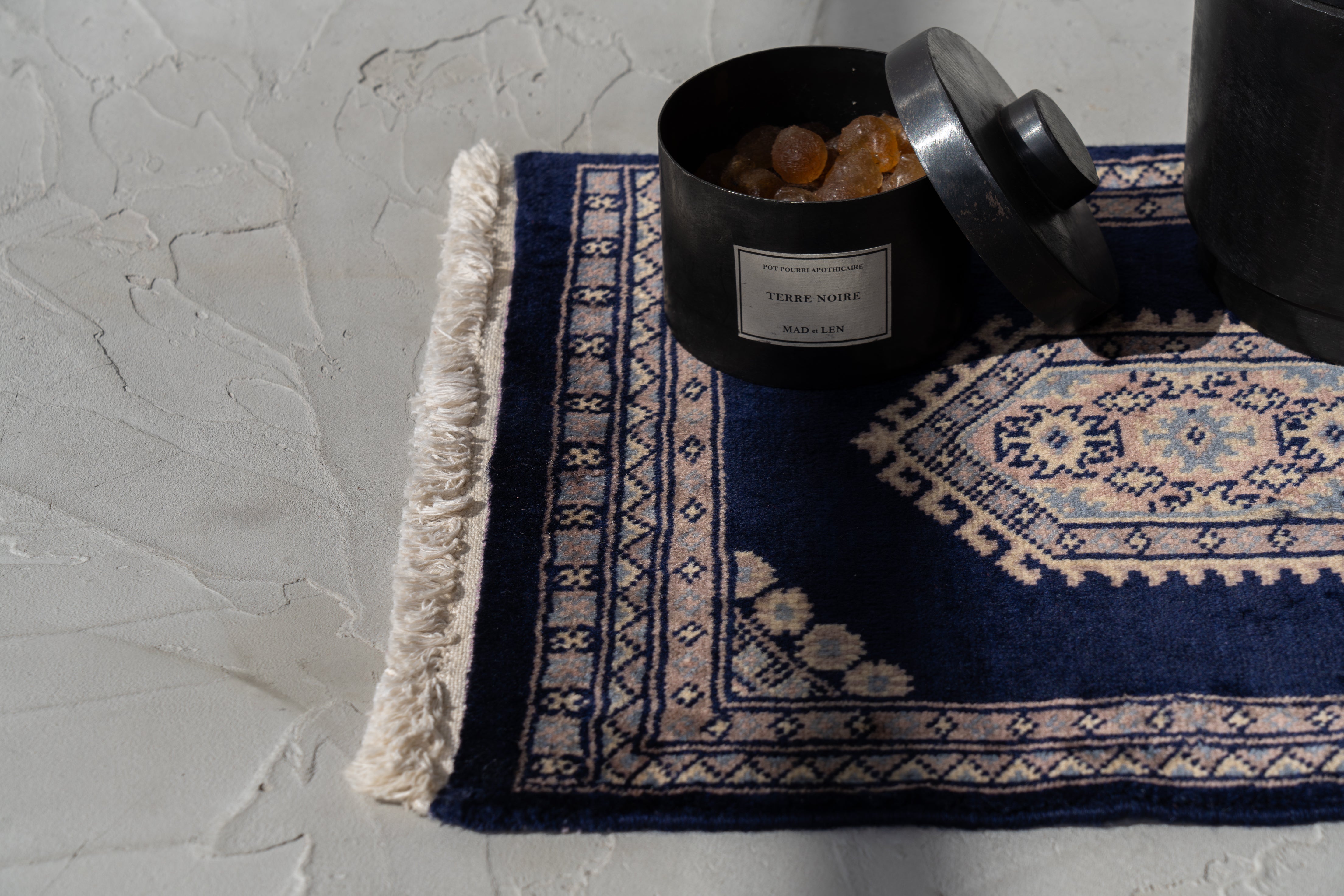 パキスタン産 1980年代 手織り絨毯】パキスタンラグ-ヴィンテージラグ