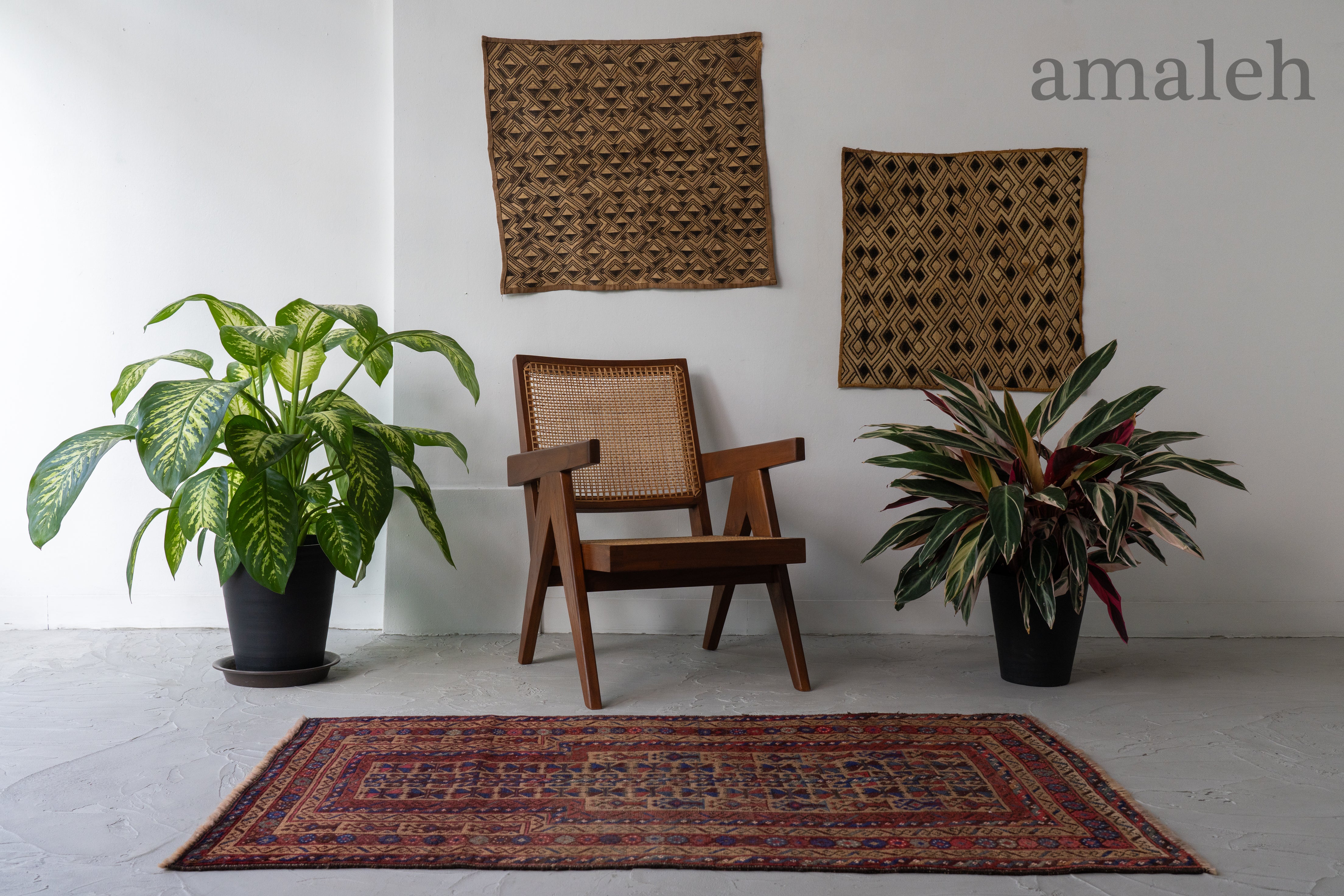 アフガニスタン産 手織りヴィンテージラグ　1980年代　赤 アフガニスタン産 1980年代 ヴィンテージラグ】手織り絨毯