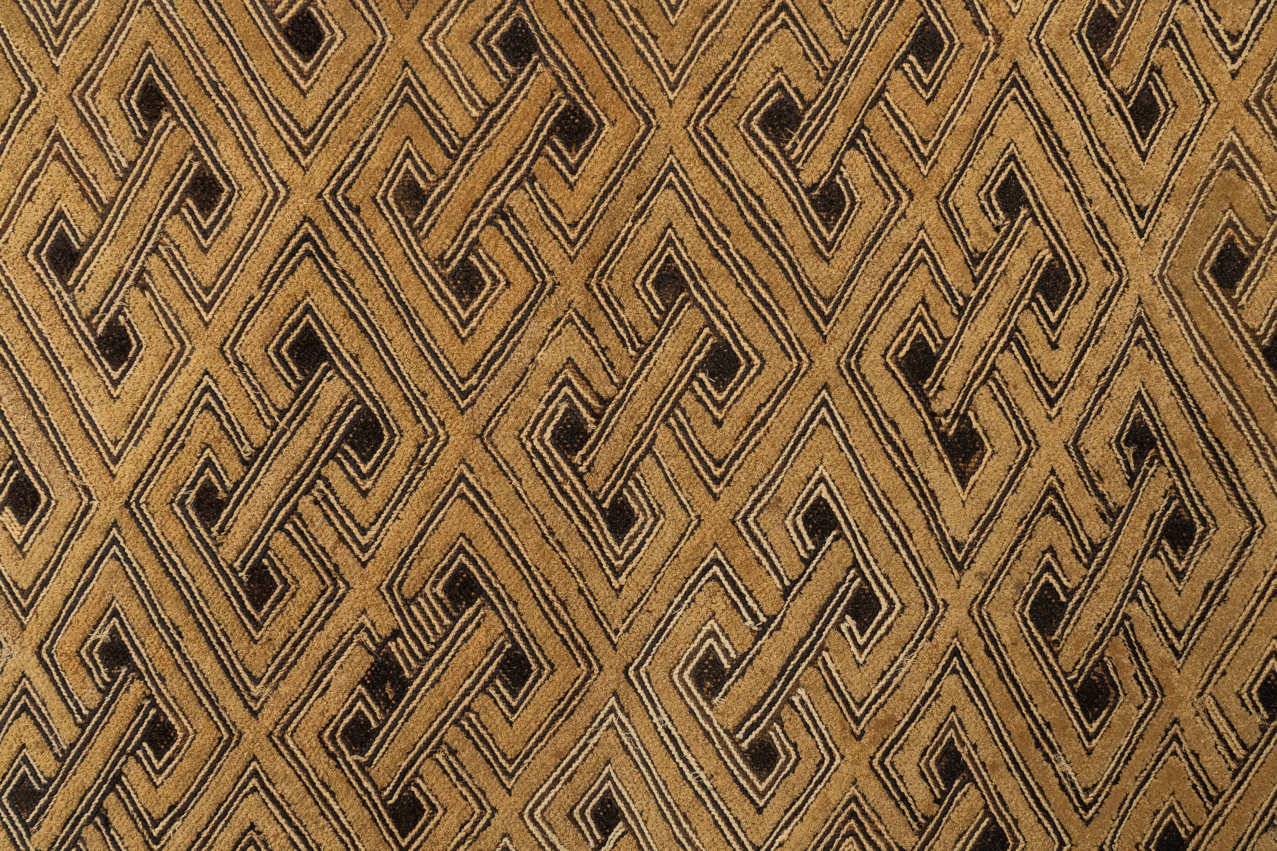 クバ王国伝統のクバクロス-KUBA TEXTILES】クバ布-草ビロード