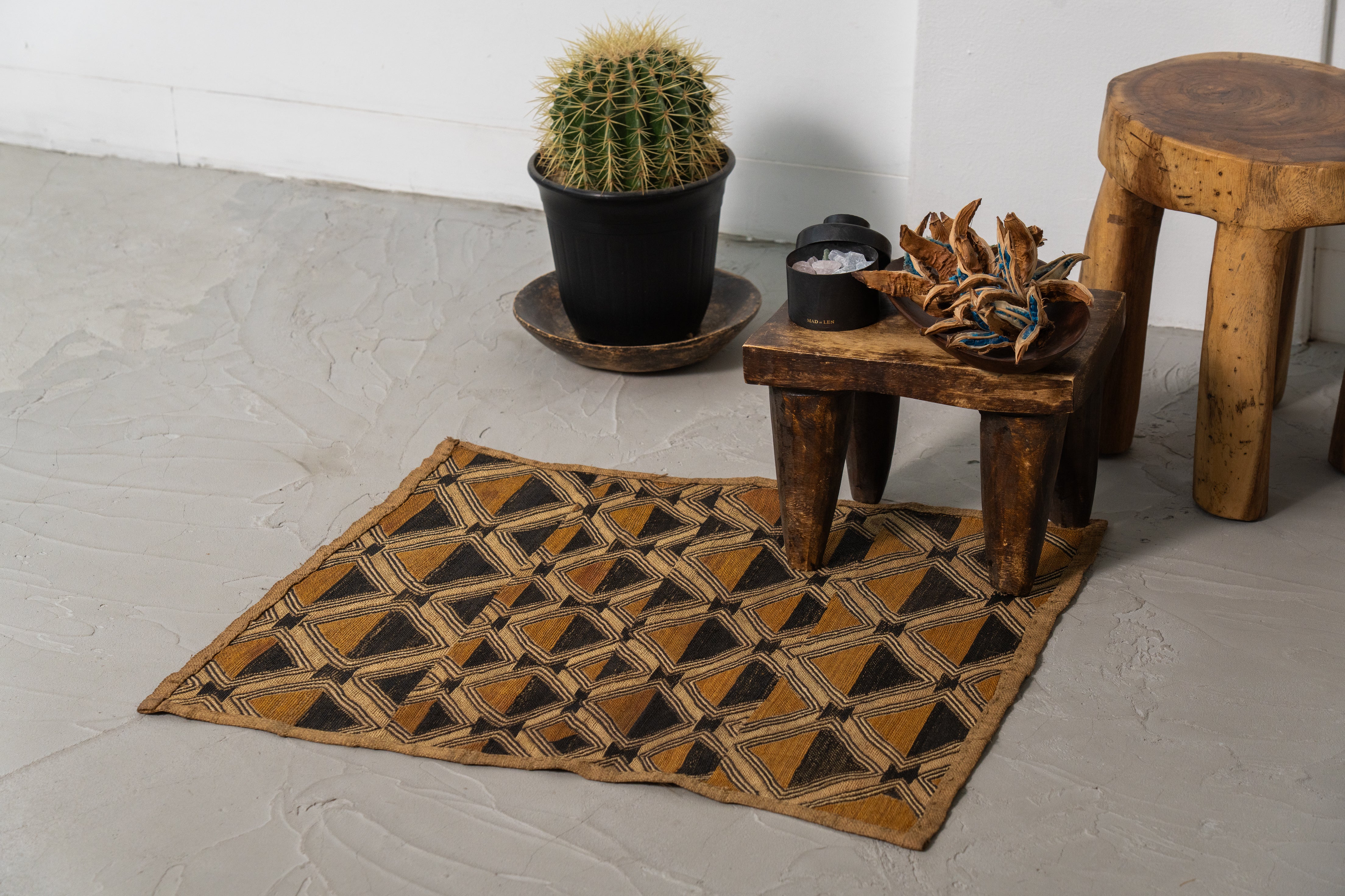 クバ王国伝統のクバクロス-KUBA TEXTILES】クバ布-草ビロード