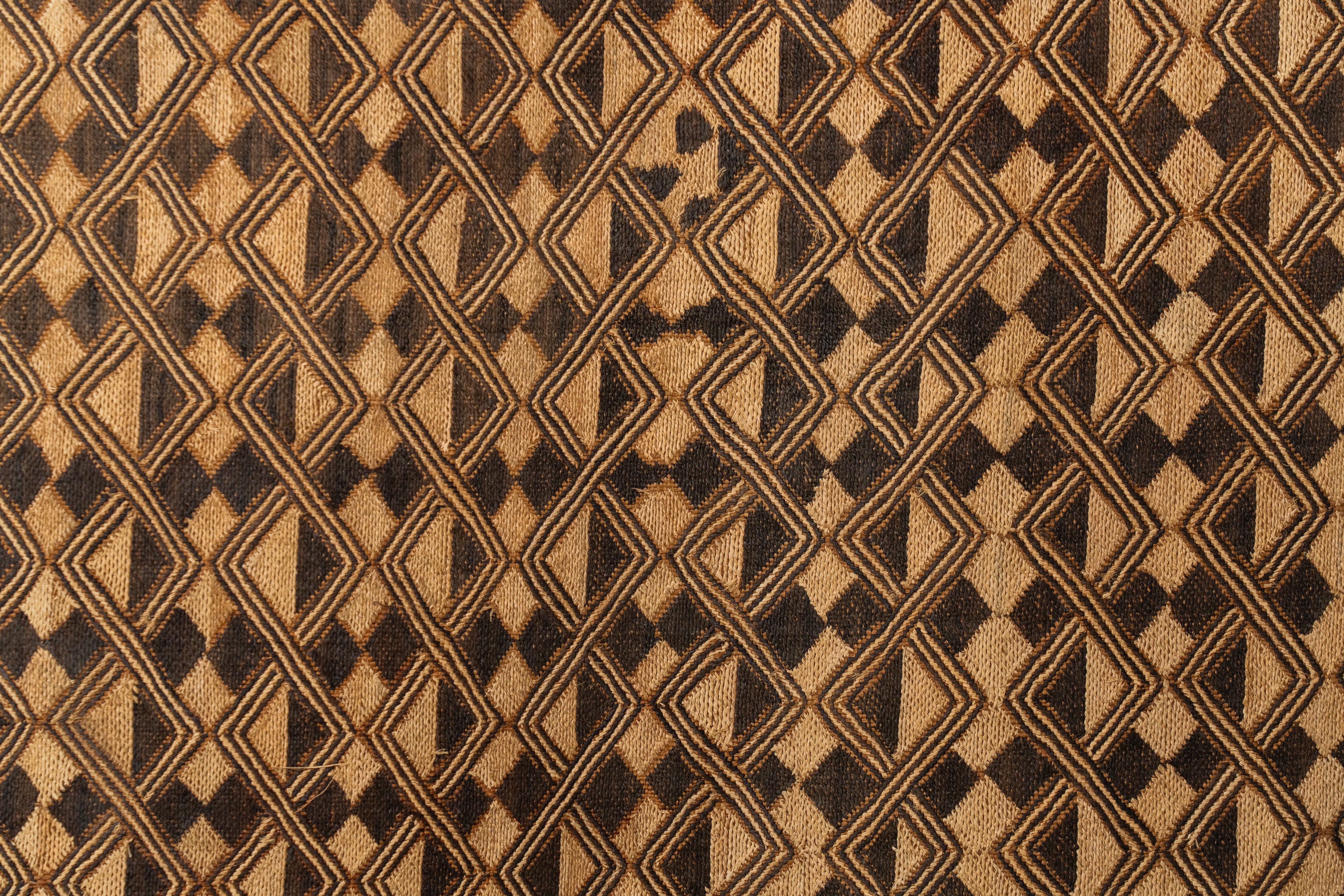 クバ王国伝統のクバクロス-KUBA TEXTILES】クバ布-草ビロード
