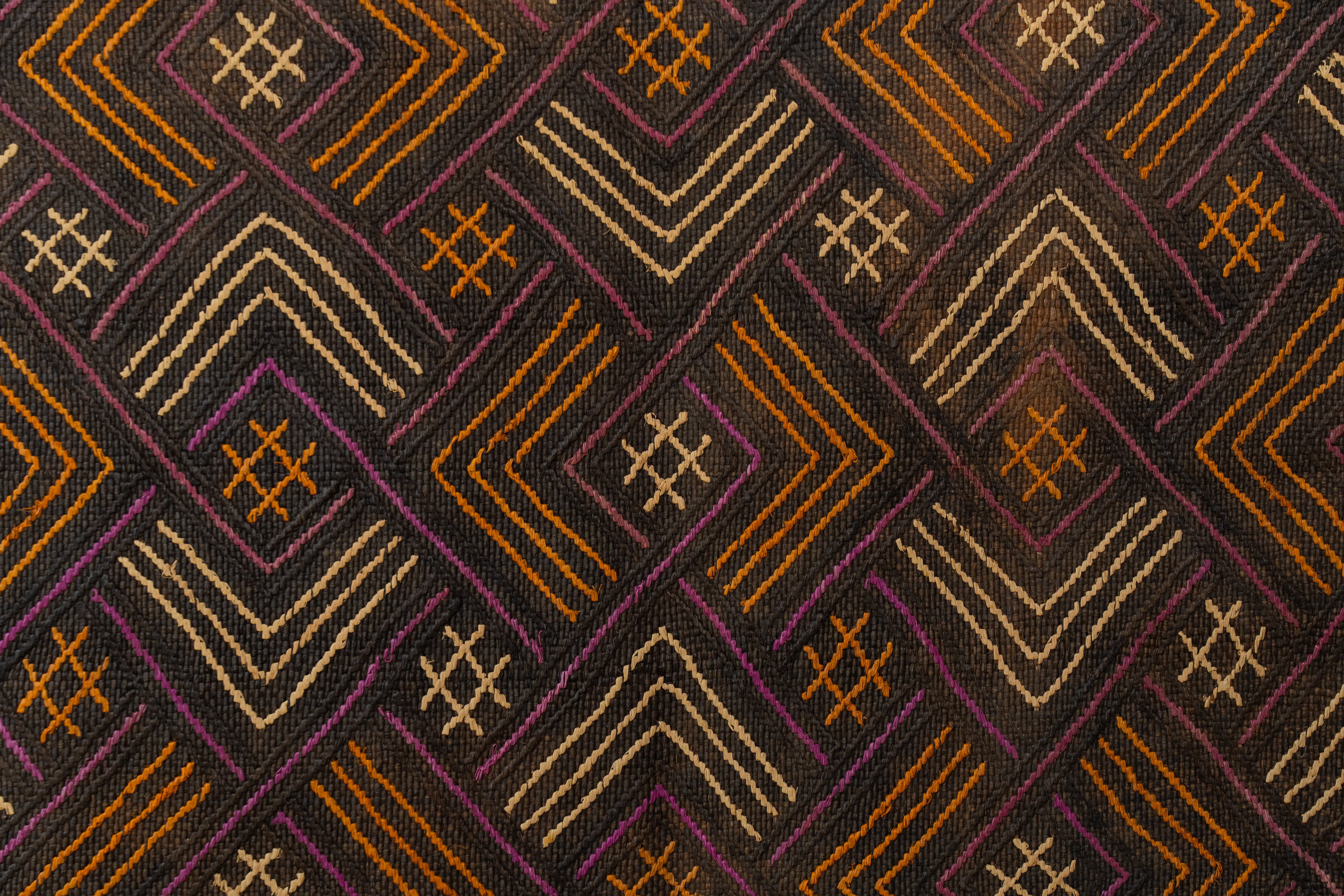 クバ王国伝統のクバクロス-KUBA TEXTILES】クバ布-草ビロード