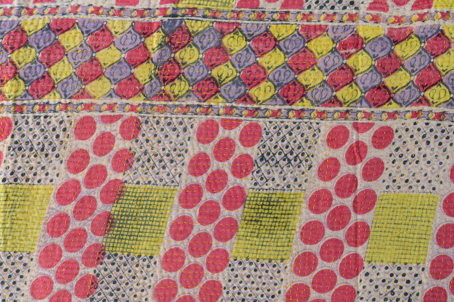 インド産　ヴィンテージ　カンタキルト　パッチワーク　手織り刺繍　手刺繍　ラリーキルト　ソファカバー　ヴィンテージ雑貨　民芸品　キルト専門店　amaleh