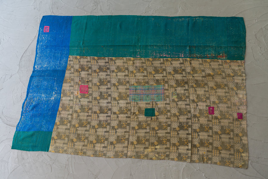 インド産　ヴィンテージ　カンタキルト　パッチワーク　手織り刺繍　手刺繍　ラリーキルト　ソファカバー　ヴィンテージ雑貨　民芸品　キルト専門店　amaleh