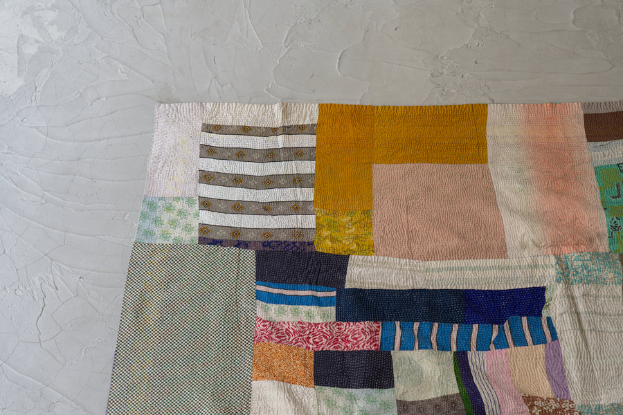 インド産　ヴィンテージ　カンタキルト　パッチワーク　手織り刺繍　手刺繍　ラリーキルト　ソファカバー　ヴィンテージ雑貨　民芸品　キルト専門店　amaleh