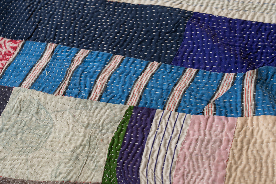 インド産　ヴィンテージ　カンタキルト　パッチワーク　手織り刺繍　手刺繍　ラリーキルト　ソファカバー　ヴィンテージ雑貨　民芸品　キルト専門店　amaleh