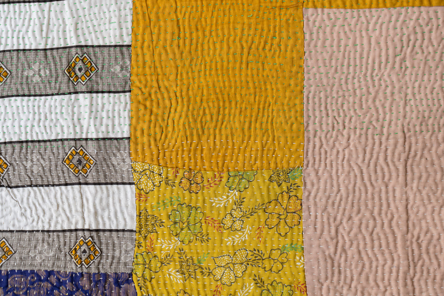 インド産　ヴィンテージ　カンタキルト　パッチワーク　手織り刺繍　手刺繍　ラリーキルト　ソファカバー　ヴィンテージ雑貨　民芸品　キルト専門店　amaleh