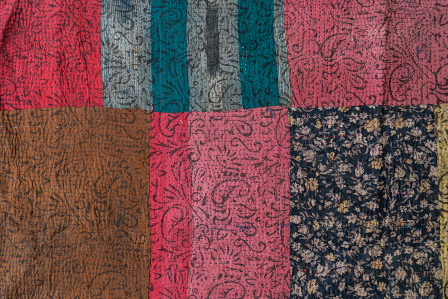 インド産　ヴィンテージ　カンタキルト　パッチワーク　手織り刺繍　手刺繍　ラリーキルト　ソファカバー　ヴィンテージ雑貨　民芸品　キルト専門店　amaleh