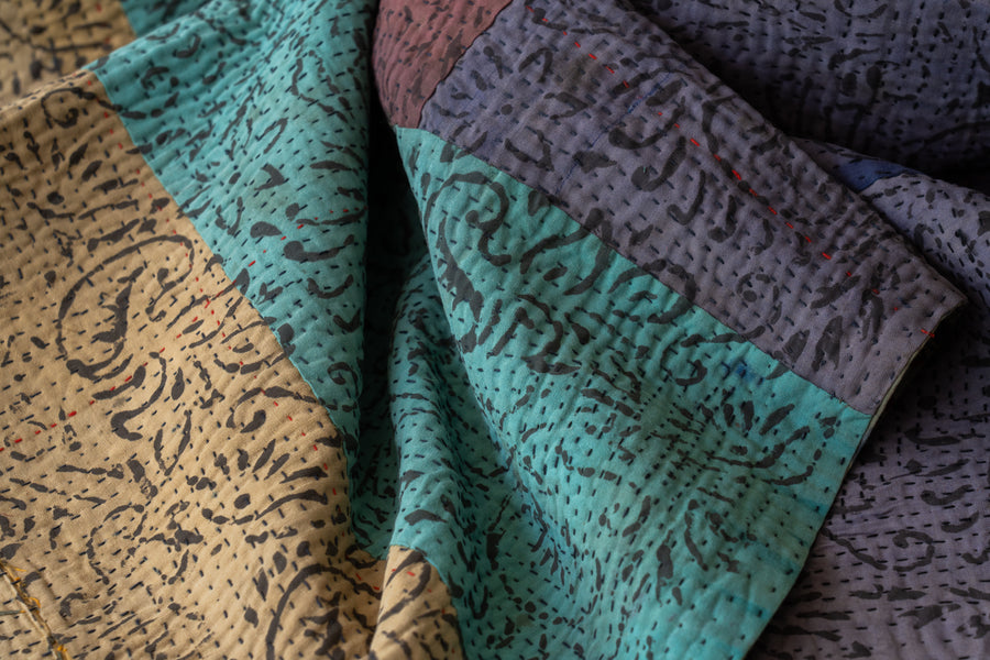 インド産　ヴィンテージ　カンタキルト　パッチワーク　手織り刺繍　手刺繍　ラリーキルト　ソファカバー　ヴィンテージ雑貨　民芸品　キルト専門店　amaleh