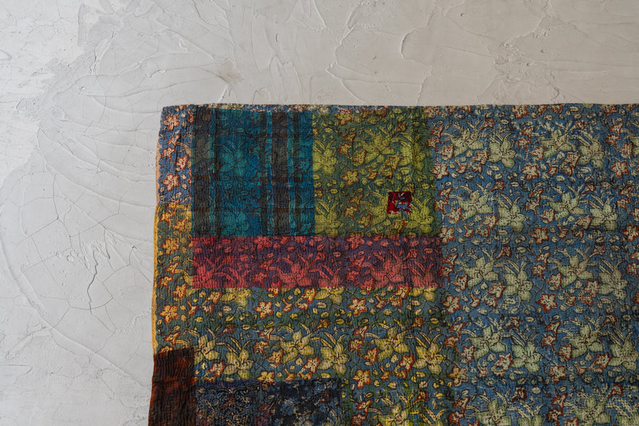 インド産　ヴィンテージ　カンタキルト　パッチワーク　手織り刺繍　手刺繍　ラリーキルト　ソファカバー　ヴィンテージ雑貨　民芸品　キルト専門店　amaleh