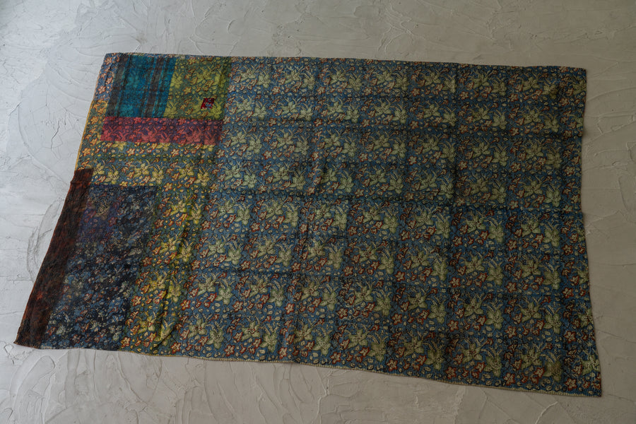 インド産　ヴィンテージ　カンタキルト　パッチワーク　手織り刺繍　手刺繍　ラリーキルト　ソファカバー　ヴィンテージ雑貨　民芸品　キルト専門店　amaleh
