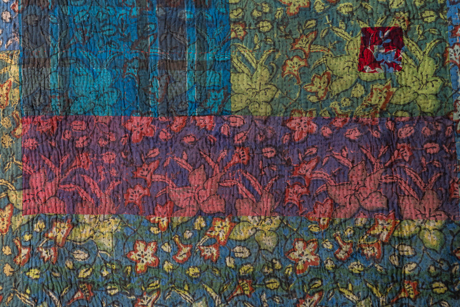 インド産　ヴィンテージ　カンタキルト　パッチワーク　手織り刺繍　手刺繍　ラリーキルト　ソファカバー　ヴィンテージ雑貨　民芸品　キルト専門店　amaleh