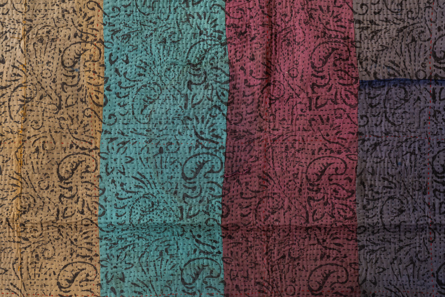 インド産　ヴィンテージ　カンタキルト　パッチワーク　手織り刺繍　手刺繍　ラリーキルト　ソファカバー　ヴィンテージ雑貨　民芸品　キルト専門店　amaleh