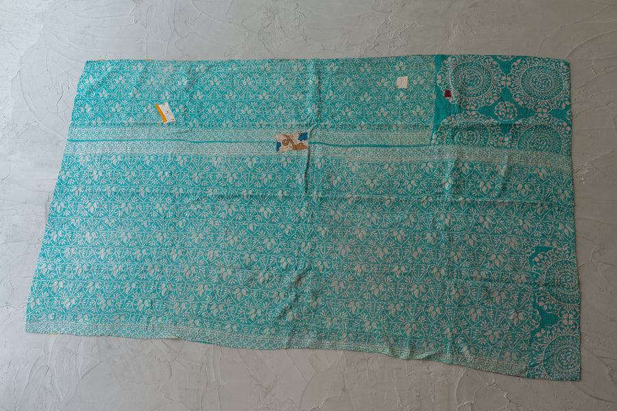 インド産　ヴィンテージ　カンタキルト　パッチワーク　手織り刺繍　手刺繍　ラリーキルト　ソファカバー　ヴィンテージ雑貨　民芸品　キルト専門店　amaleh