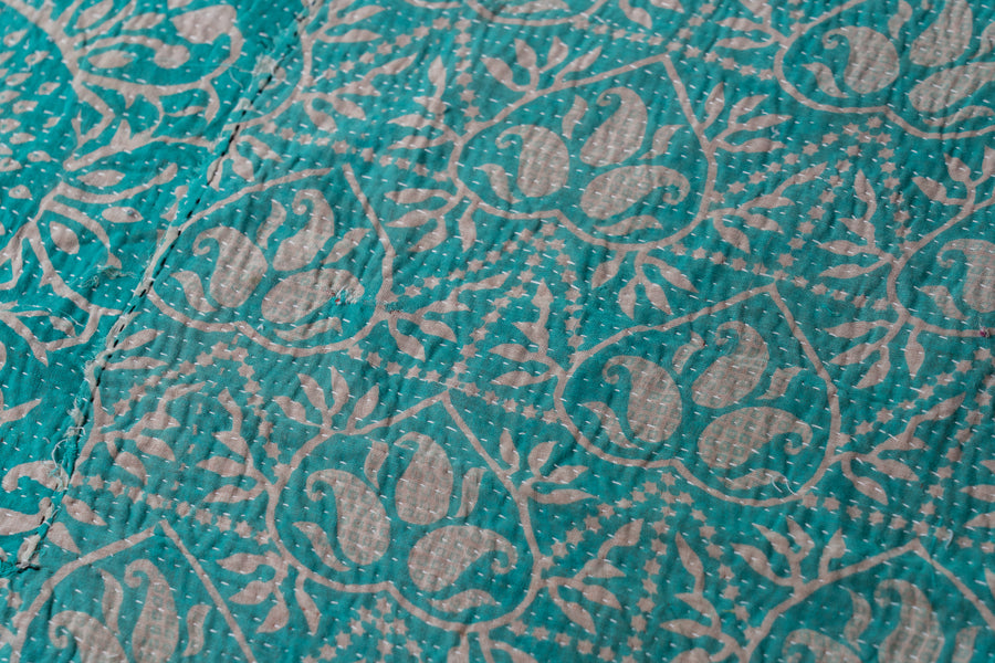 インド産　ヴィンテージ　カンタキルト　パッチワーク　手織り刺繍　手刺繍　ラリーキルト　ソファカバー　ヴィンテージ雑貨　民芸品　キルト専門店　amaleh