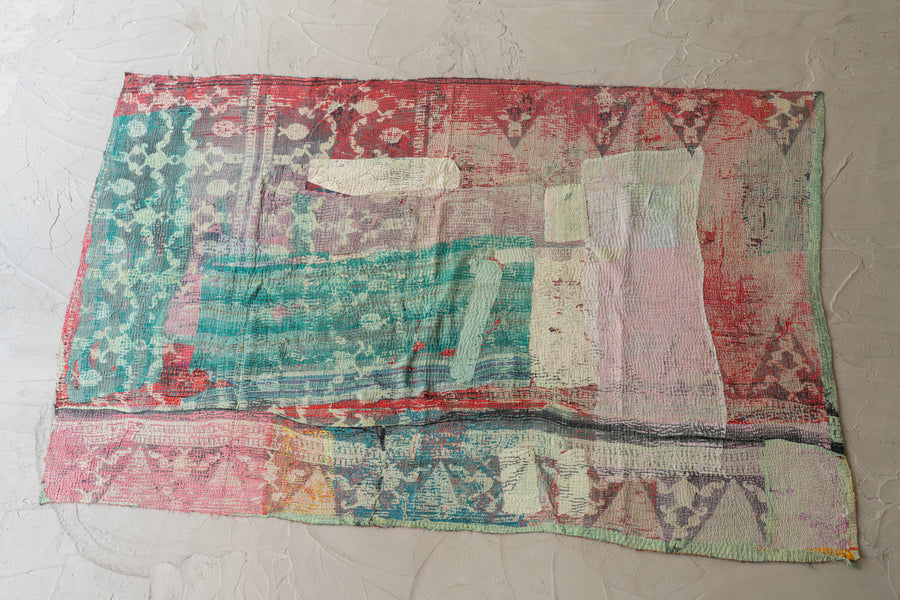 インド産　ヴィンテージ　カンタキルト　パッチワーク　手織り刺繍　手刺繍　ラリーキルト　ソファカバー　ヴィンテージ雑貨　民芸品　キルト専門店　amaleh