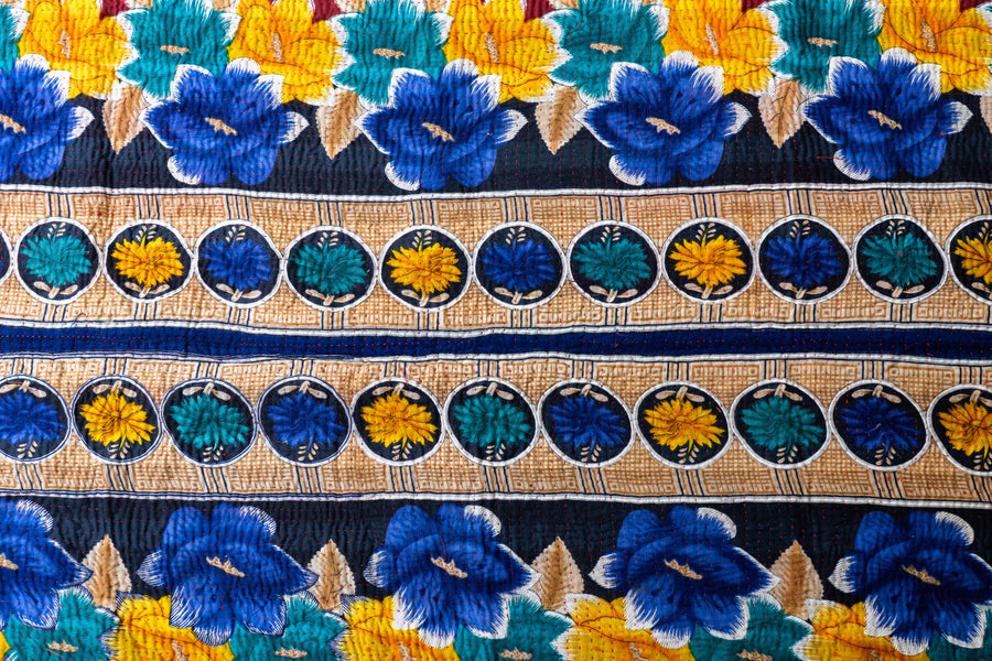 インド産　ヴィンテージ　カンタキルト　パッチワーク　手織り刺繍　手刺繍　ラリーキルト　ソファカバー　ヴィンテージ雑貨　民芸品　キルト専門店　amaleh