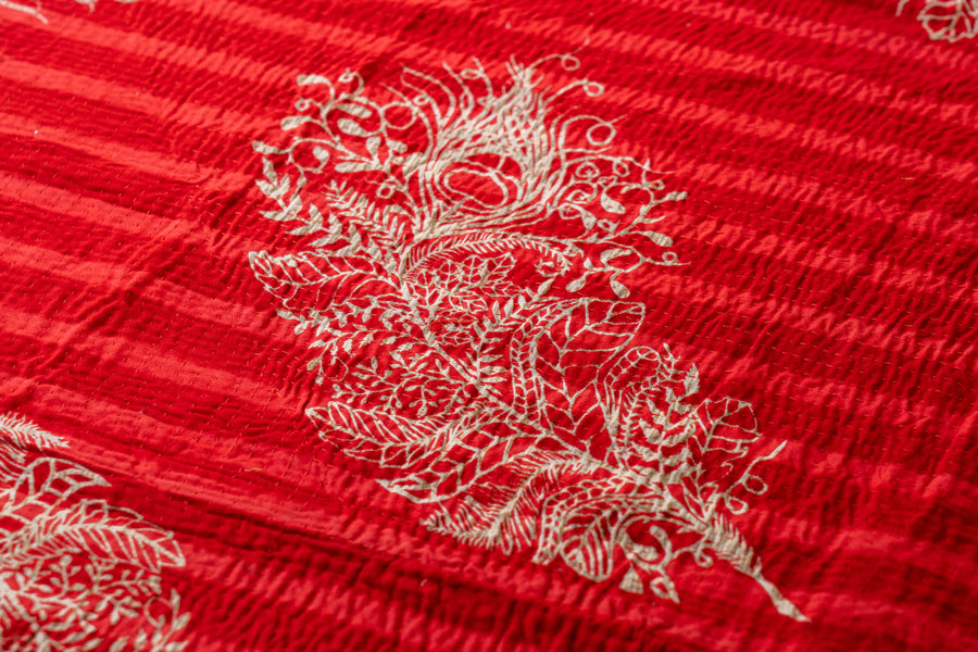 インド産　ヴィンテージ　カンタキルト　パッチワーク　手織り刺繍　手刺繍　ラリーキルト　ソファカバー　ヴィンテージ雑貨　民芸品　キルト専門店　amaleh