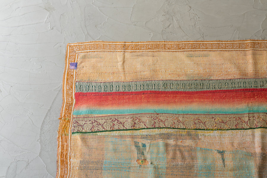 インド産　ヴィンテージ　カンタキルト　パッチワーク　手織り刺繍　手刺繍　ラリーキルト　ソファカバー　ヴィンテージ雑貨　民芸品　キルト専門店　amaleh