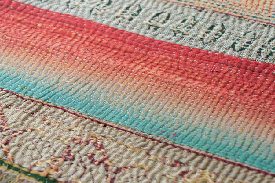 インド産　ヴィンテージ　カンタキルト　パッチワーク　手織り刺繍　手刺繍　ラリーキルト　ソファカバー　ヴィンテージ雑貨　民芸品　キルト専門店　amaleh