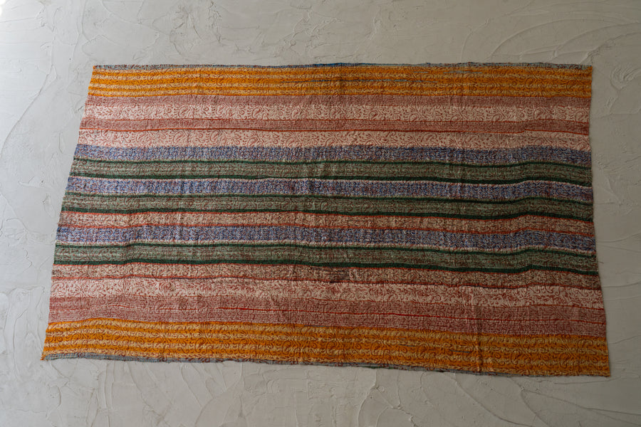 インド産　ヴィンテージ　カンタキルト　パッチワーク　手織り刺繍　手刺繍　ラリーキルト　ソファカバー　ヴィンテージ雑貨　民芸品　キルト専門店　amaleh