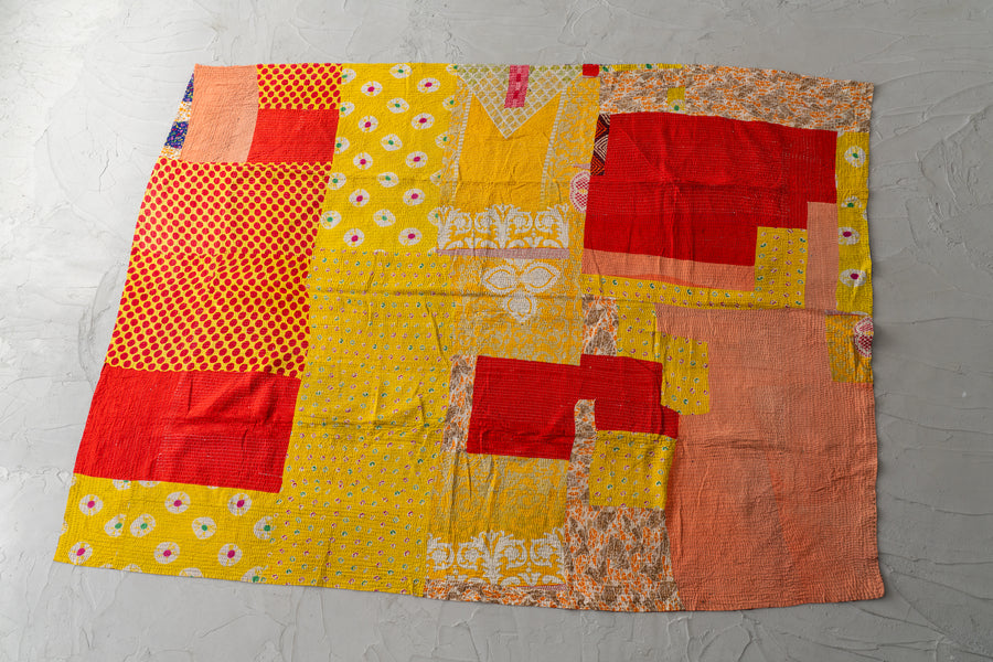 インド産　ヴィンテージ　カンタキルト　パッチワーク　手織り刺繍　手刺繍　ラリーキルト　ソファカバー　ヴィンテージ雑貨　民芸品　キルト専門店　amaleh