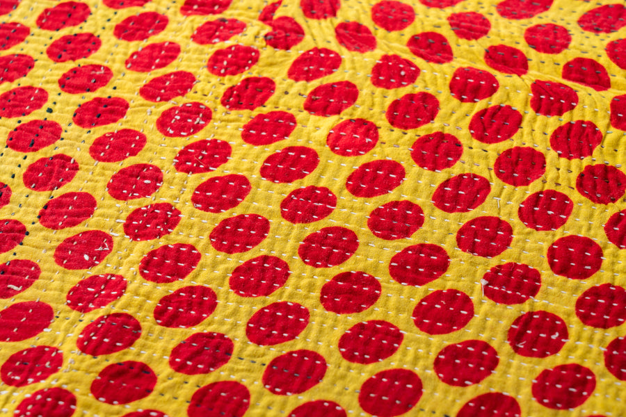 インド産　ヴィンテージ　カンタキルト　パッチワーク　手織り刺繍　手刺繍　ラリーキルト　ソファカバー　ヴィンテージ雑貨　民芸品　キルト専門店　amaleh