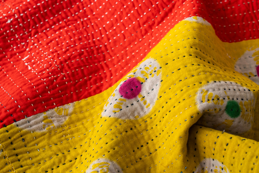 インド産　ヴィンテージ　カンタキルト　パッチワーク　手織り刺繍　手刺繍　ラリーキルト　ソファカバー　ヴィンテージ雑貨　民芸品　キルト専門店　amaleh