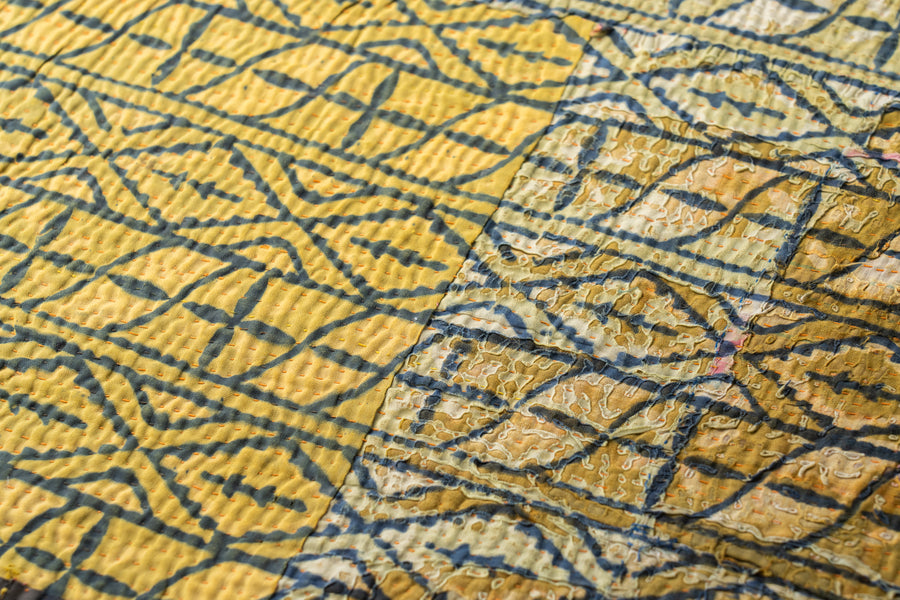 インド産　ヴィンテージ　カンタキルト　パッチワーク　手織り刺繍　手刺繍　ラリーキルト　ソファカバー　ヴィンテージ雑貨　民芸品　キルト専門店　amaleh