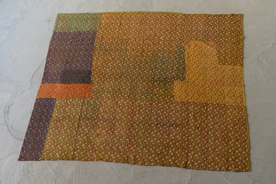 インド産　ヴィンテージ　カンタキルト　パッチワーク　手織り刺繍　手刺繍　ラリーキルト　ソファカバー　ヴィンテージ雑貨　民芸品　キルト専門店　amaleh