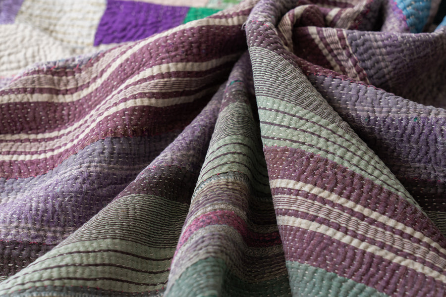 インド産　ヴィンテージ　カンタキルト　パッチワーク　手織り刺繍　手刺繍　ラリーキルト　ソファカバー　ヴィンテージ雑貨　民芸品　キルト専門店　amaleh