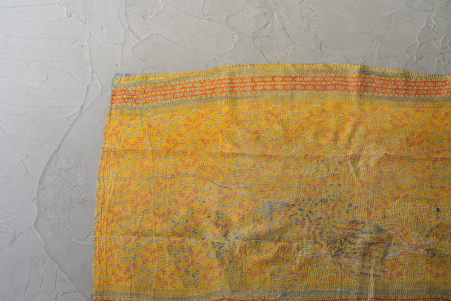 インド産　ヴィンテージ　カンタキルト　パッチワーク　手織り刺繍　手刺繍　ラリーキルト　ソファカバー　ヴィンテージ雑貨　民芸品　キルト専門店　amaleh