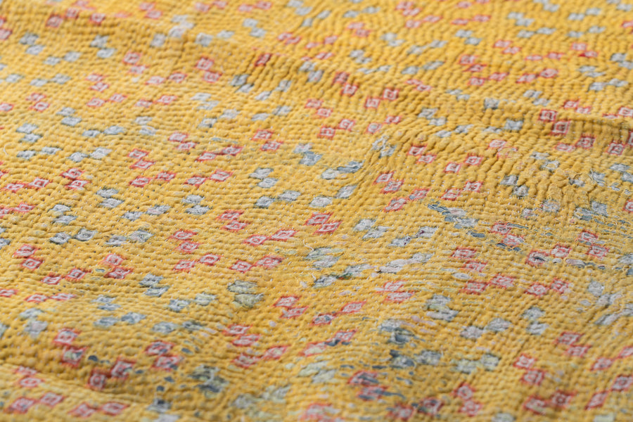 インド産　ヴィンテージ　カンタキルト　パッチワーク　手織り刺繍　手刺繍　ラリーキルト　ソファカバー　ヴィンテージ雑貨　民芸品　キルト専門店　amaleh