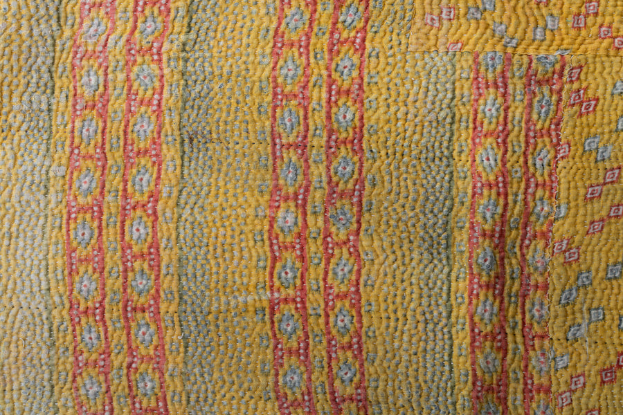 インド産　ヴィンテージ　カンタキルト　パッチワーク　手織り刺繍　手刺繍　ラリーキルト　ソファカバー　ヴィンテージ雑貨　民芸品　キルト専門店　amaleh