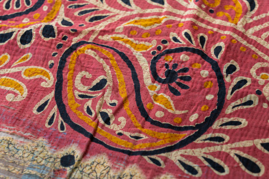 インド産　ヴィンテージ　カンタキルト　パッチワーク　手織り刺繍　手刺繍　ラリーキルト　ソファカバー　ヴィンテージ雑貨　民芸品　キルト専門店　amaleh