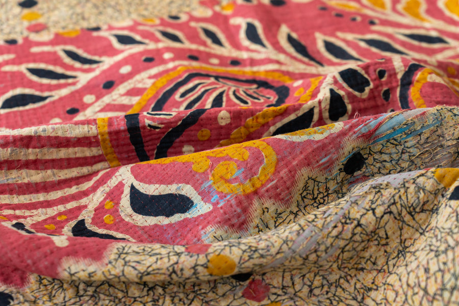 インド産　ヴィンテージ　カンタキルト　パッチワーク　手織り刺繍　手刺繍　ラリーキルト　ソファカバー　ヴィンテージ雑貨　民芸品　キルト専門店　amaleh