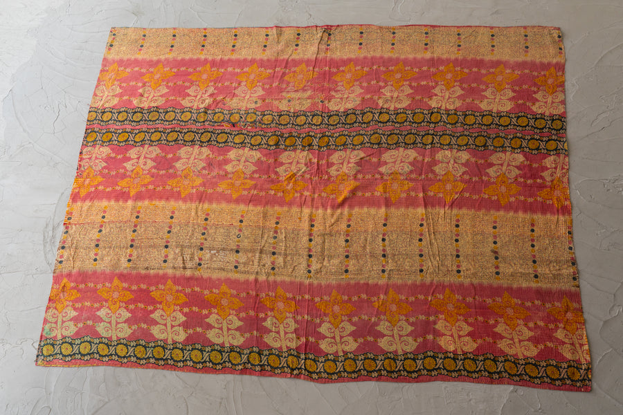 インド産　ヴィンテージ　カンタキルト　パッチワーク　手織り刺繍　手刺繍　ラリーキルト　ソファカバー　ヴィンテージ雑貨　民芸品　キルト専門店　amaleh