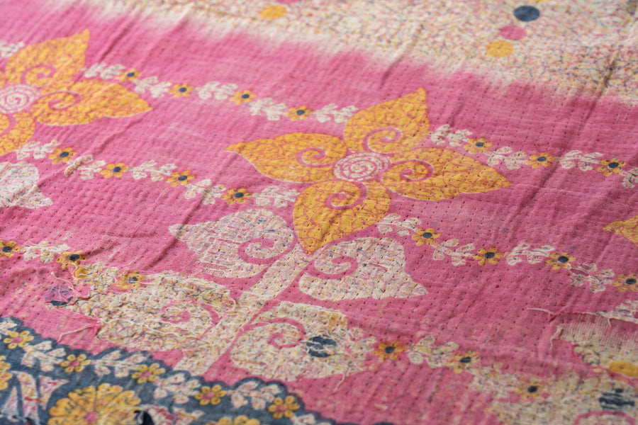 インド産　ヴィンテージ　カンタキルト　パッチワーク　手織り刺繍　手刺繍　ラリーキルト　ソファカバー　ヴィンテージ雑貨　民芸品　キルト専門店　amaleh