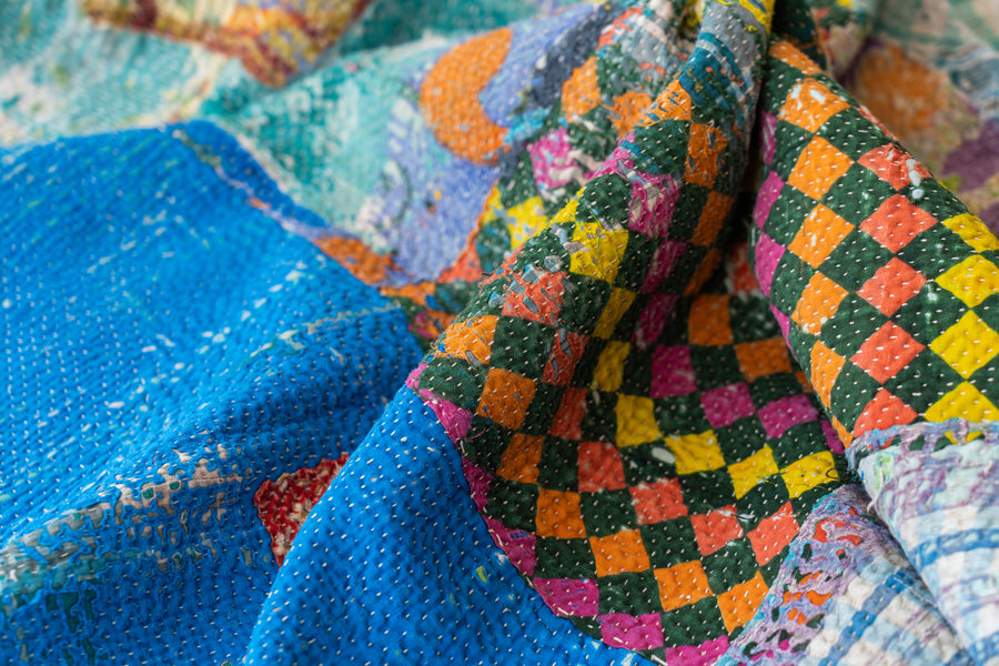 インド産　ヴィンテージ　カンタキルト　パッチワーク　手織り刺繍　手刺繍　ラリーキルト　ソファカバー　ヴィンテージ雑貨　民芸品　キルト専門店　amaleh