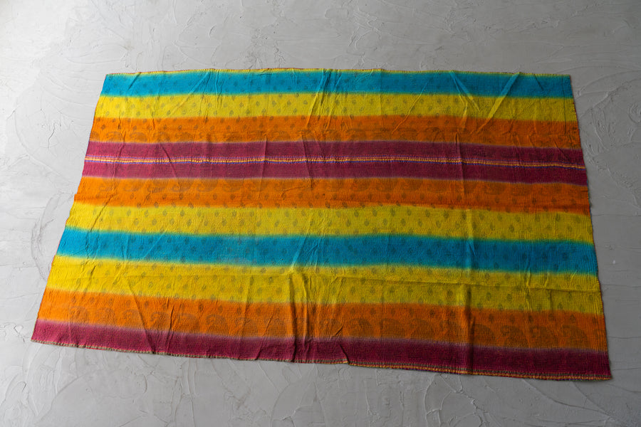 インド産　ヴィンテージ　カンタキルト　パッチワーク　手織り刺繍　手刺繍　ラリーキルト　ソファカバー　ヴィンテージ雑貨　民芸品　キルト専門店　amaleh