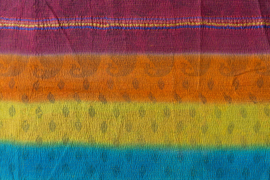 インド産　ヴィンテージ　カンタキルト　パッチワーク　手織り刺繍　手刺繍　ラリーキルト　ソファカバー　ヴィンテージ雑貨　民芸品　キルト専門店　amaleh