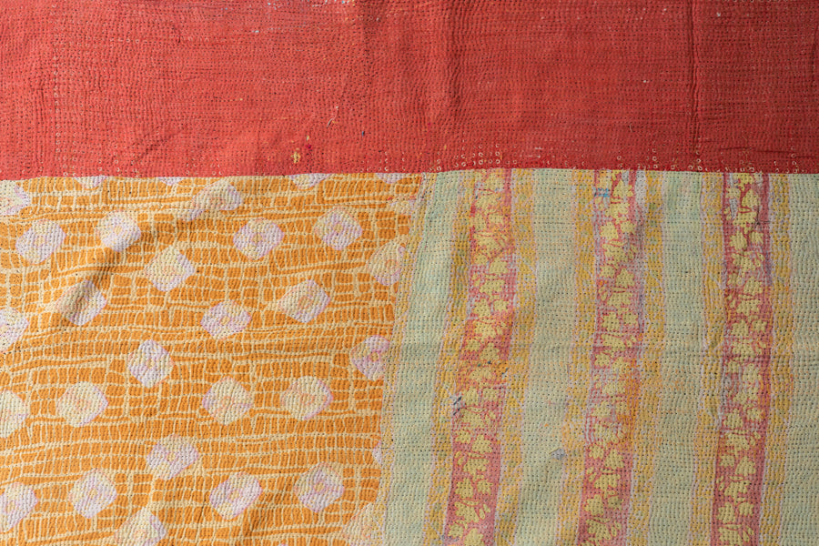 インド産　ヴィンテージ　カンタキルト　パッチワーク　手織り刺繍　手刺繍　ラリーキルト　ソファカバー　ヴィンテージ雑貨　民芸品　キルト専門店　amaleh